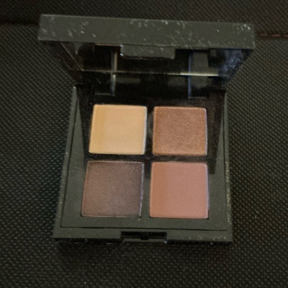Lancôme Eye Shadow Quad Palette Love 💗 Charm - Picture 5 of 8